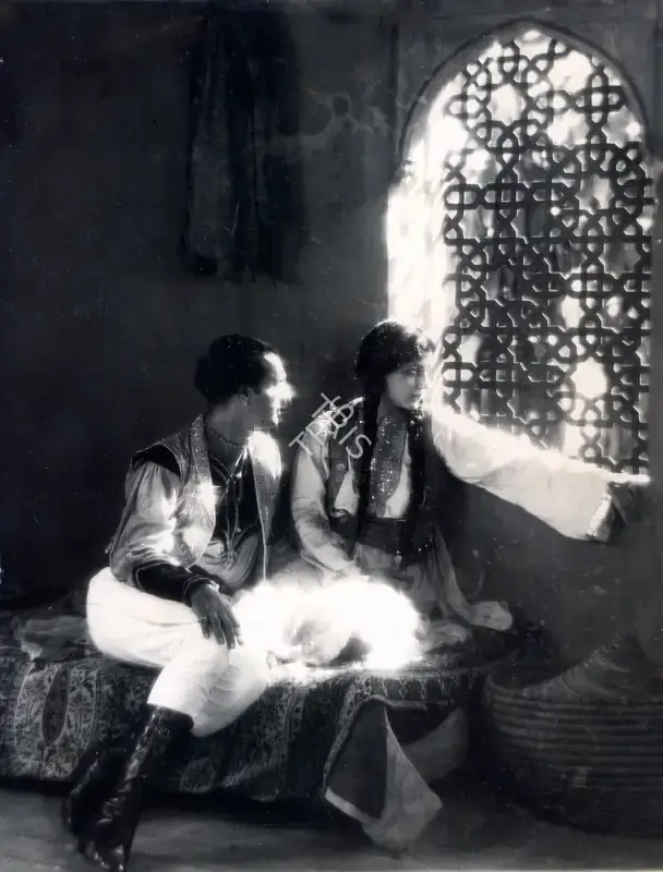 Moti B. Gidwani (Director), Daku Ki Ladki, 1933, Photographic Still