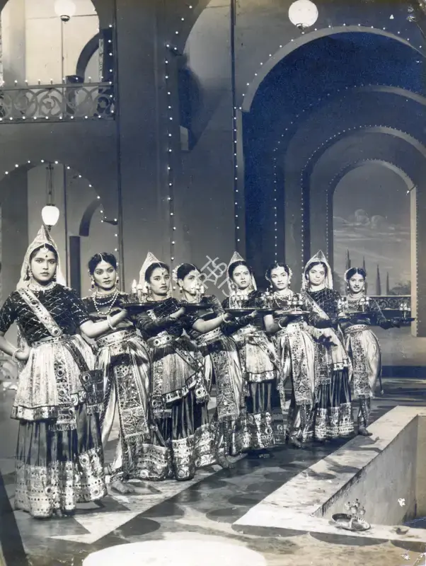 Jayant Desai (Director), Hazaar Raten, 1953, Photographic Still