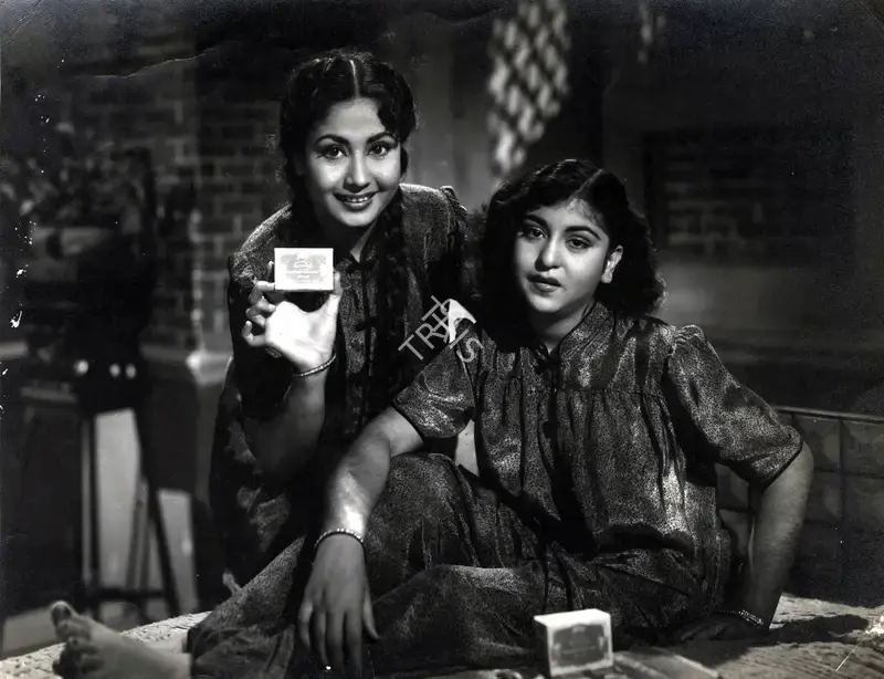 Dwarka Divecha (Cinematographer), Shararat, 1959, Photographic Still