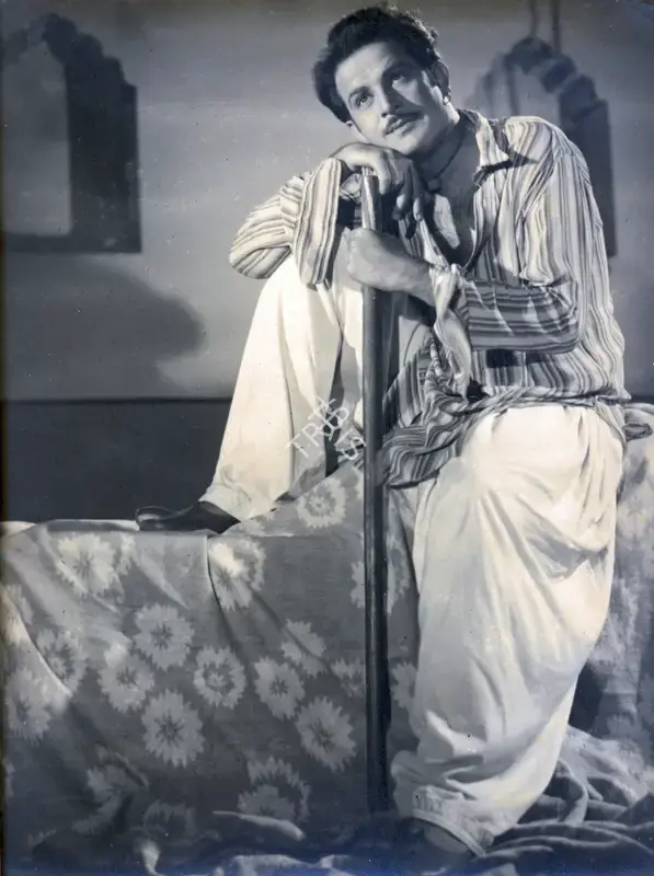 Nazir Ajmeri (Director), Majboor, 1948, Photographic Still