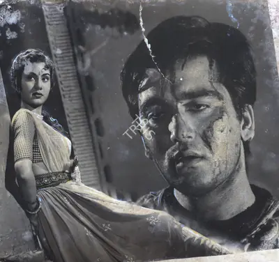 Naresh Saigal (Director), Rajdhani, 1956, Photographic Still