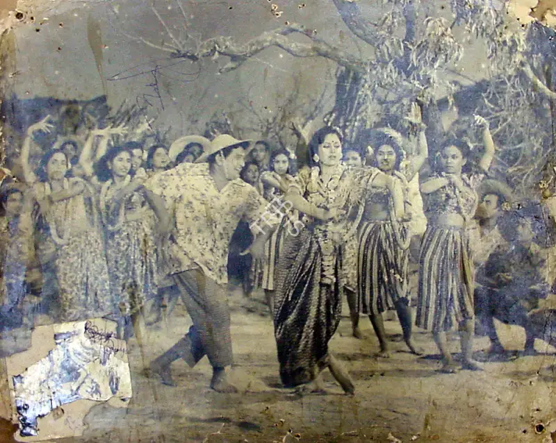 Bhagwan (Producer), Albela, 1951, Photographic Still
