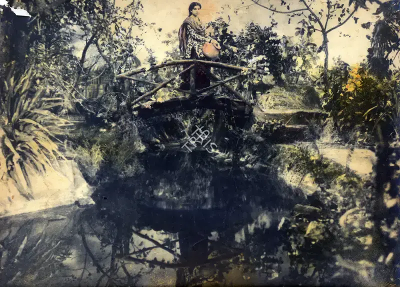 Nazir Ajmeri (Director), Majboor, 1948, Photographic Still