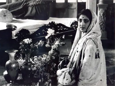 Soumendu Roy (Cinematographer), Teen Kanya, 1961, Photographic Still