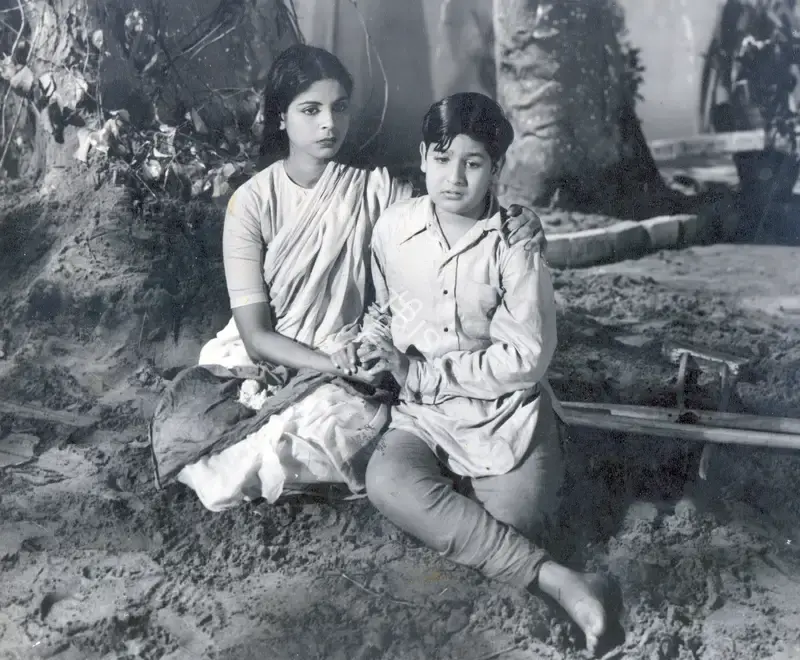 Satyen Bose (Director), Jagriti, 1954, Photographic Still