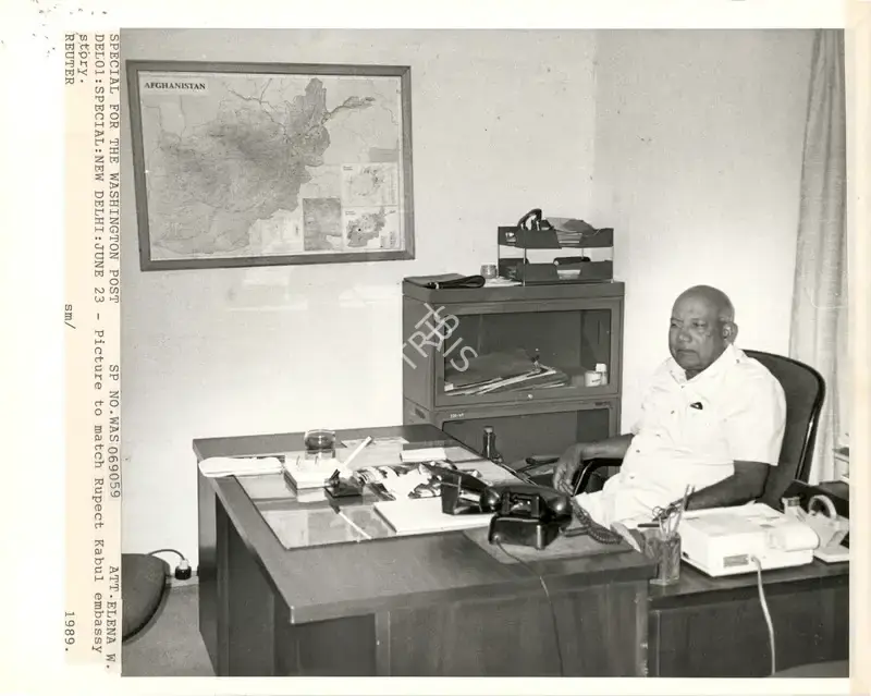 Sunil Malhotra (Photographer), Special For The Washington Post Sp No. Was 069059 Att Elena W. Del01: Special: New Delhi: June 23, 1989, Contemporary Photograph