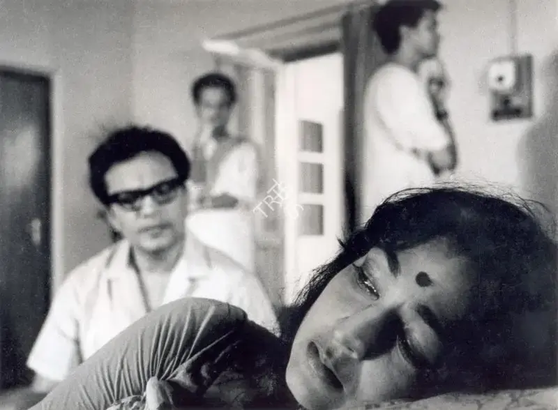 Soumendu Roy (Cinematographer), Chidiakhana, 1967, Photographic Still