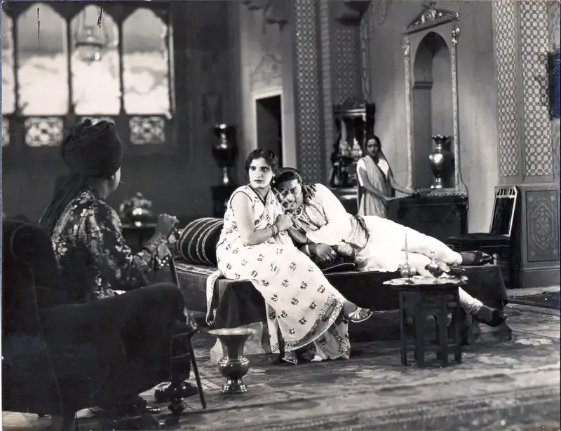 N.D. Sarpotdar (Director), Chalta Putla, 1935, Photographic Still