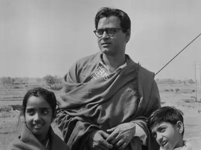 Radheshyam Jhunjhunwala (Producer), Subarnarekha, 1965, Photographic Still