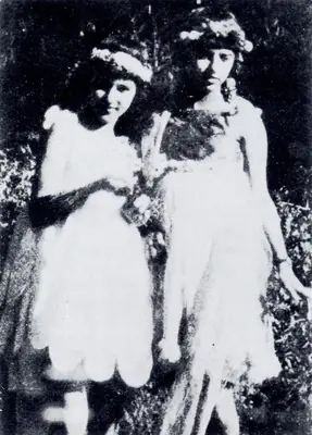 Krishen Khanna (Photographer), Amrita and Indira in Simla, 1922, Contemporary Photograph