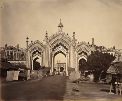 Studio V. & E. Pont (Photographic Studio), Gate inside the Emambara, Lucknow, 1870, Antiquarian Photograph