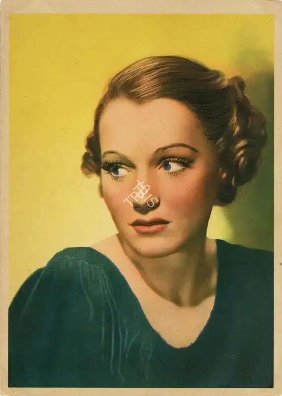 Nestle (Sponsor), Nestle (Sponsor), Stars of the Silver Screen: Constance Cummings | Trading Card, 1930s, Trading Card