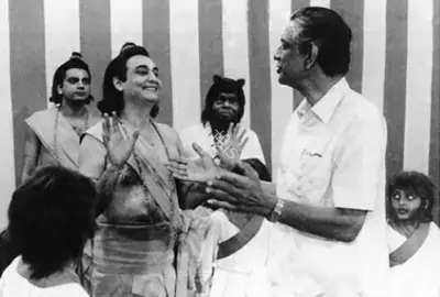Unknown (Photographer). Ray on the set with actors for his documentary on Sukumar Ray. | Contemporary Photograph | CinemaEducation | 00724405