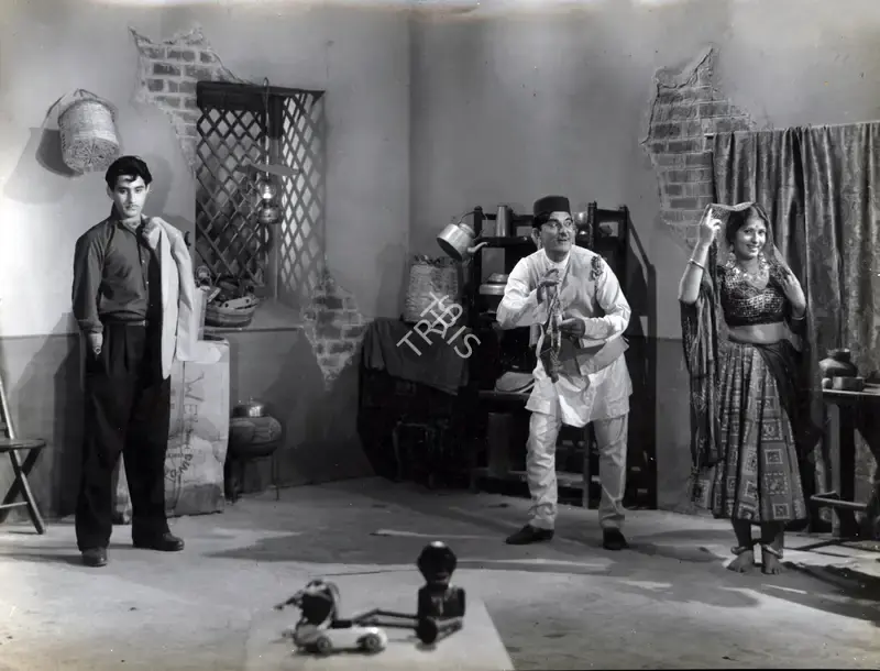 Sohrab Modi (Producer), Mera Ghar Mere Bachchay, 1960, Photographic Still