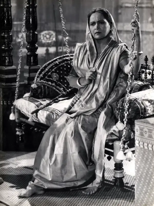 Bipin Gajjar (Cinematographer), Patrani, 1956, Photographic Still