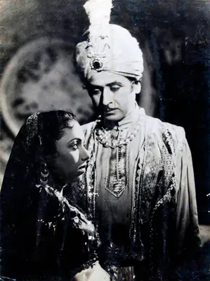 Raja Yagnik (Director), Jhalak, 1947, Photographic Still