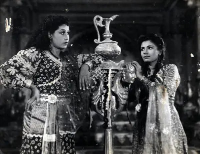 Raja Yagnik (Director), Jhalak, 1947, Photographic Still
