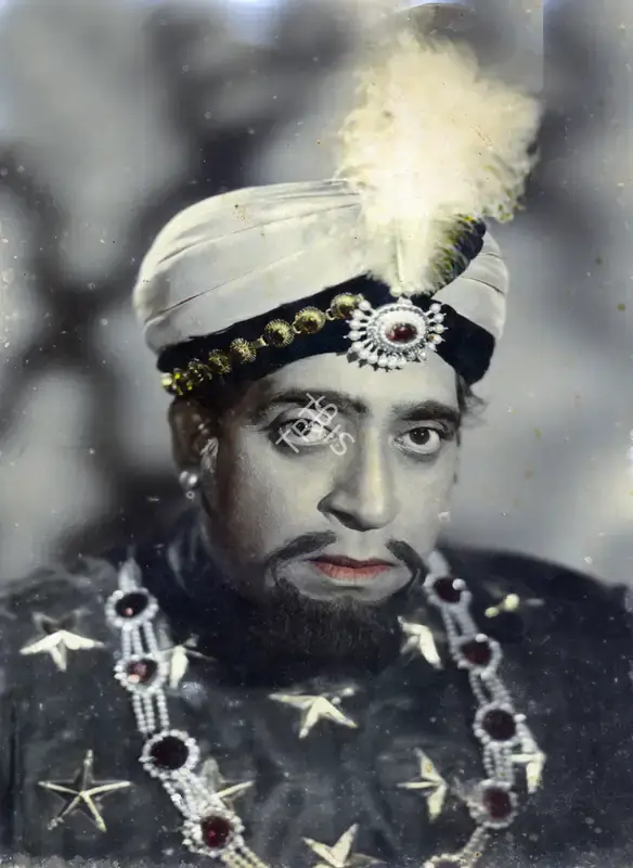 Amiya Chakravarty (Director), Shahenshah, 1953, Photographic Still
