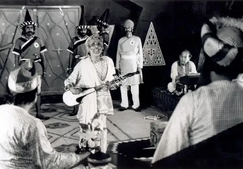 Soumendu Roy (Cinematographer), Hirak Rajar Deshe, 1980, Photographic Still