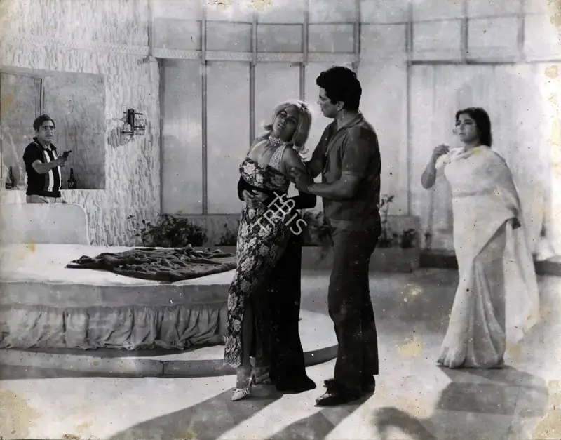 Nariman A. Irani (Cinematographer), Phool Aur Patthar, 1966, Photographic Still