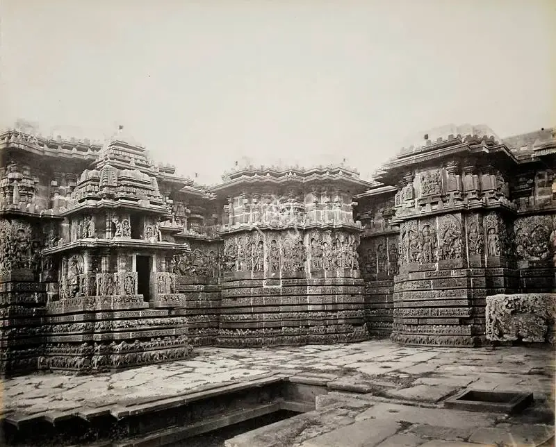 Edmund David Lyon (Photographer), Hullabeed Temple, Carvings on West side, Antiquarian Photograph