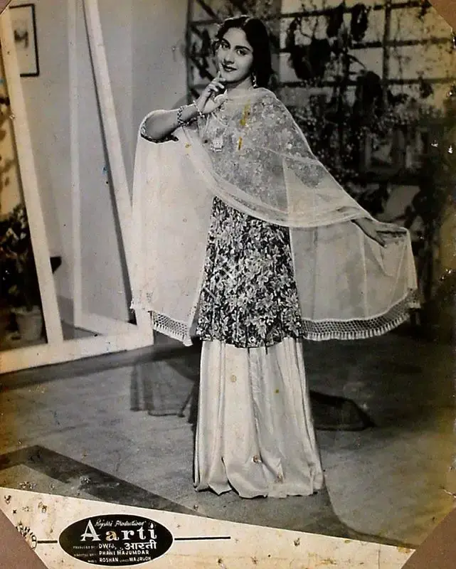 Pandurang Naik (Cinematographer), Aarti, 1962, Lobby Card