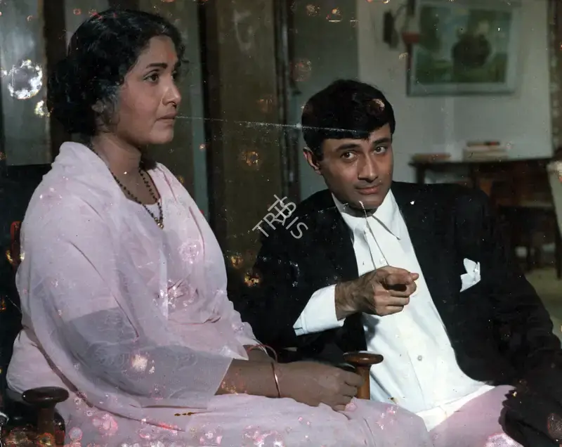 Faredoon A. Irani (Cinematographer), Duniya, 1968, Photographic Still