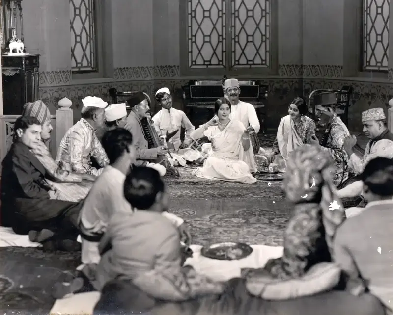 Moti B. Gidwani (Director), Do Aurate, 1937, Photographic Still