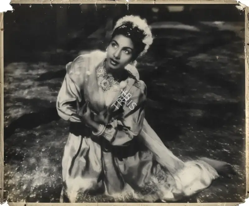 Jal Mistry (Cinematographer), Aandhiyan, 1952, Photographic Still