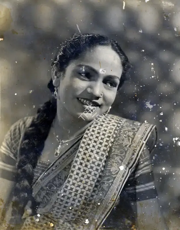 Nari Ghadiali (Director), Namumkin, 1946, Photographic Still