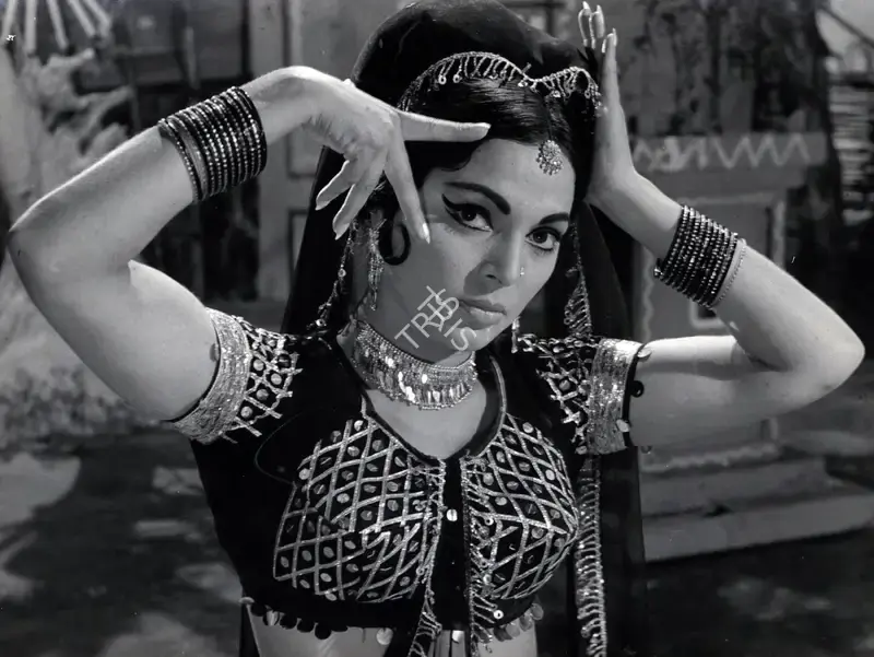 Dev Raj (Director), Raat Ke Andhere Main, 1969, Photographic Still