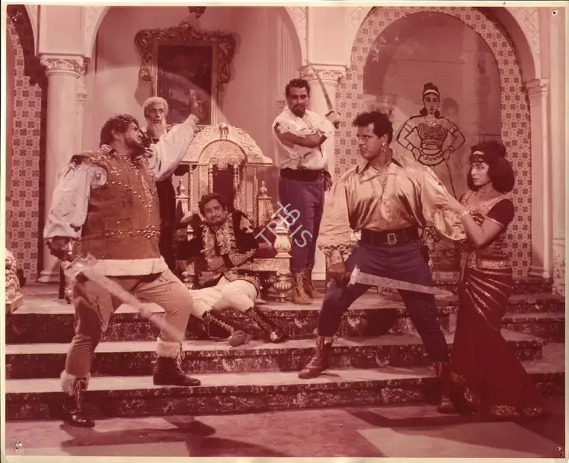 Raj Kumar Kohli (Producer), Lootera, 1965, Photographic Still
