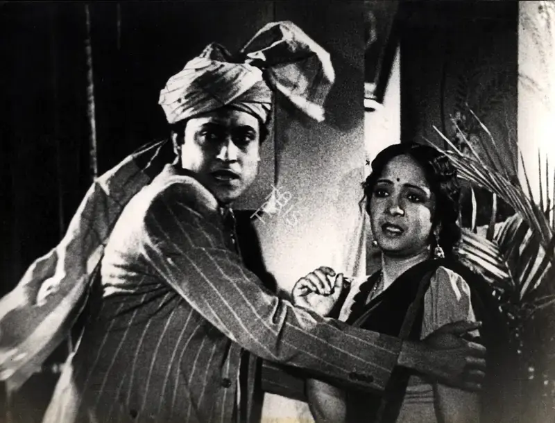R.D. Pareenja (Cinematographer), Kismet, 1943, Photographic Still