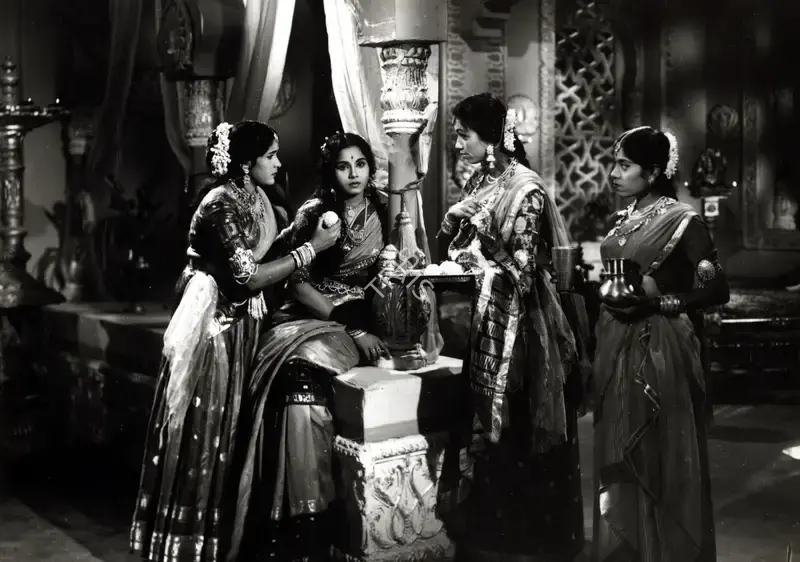 Anant Wadadeker (Cinematographer), Subhadra Haran, 1963, Photographic Still