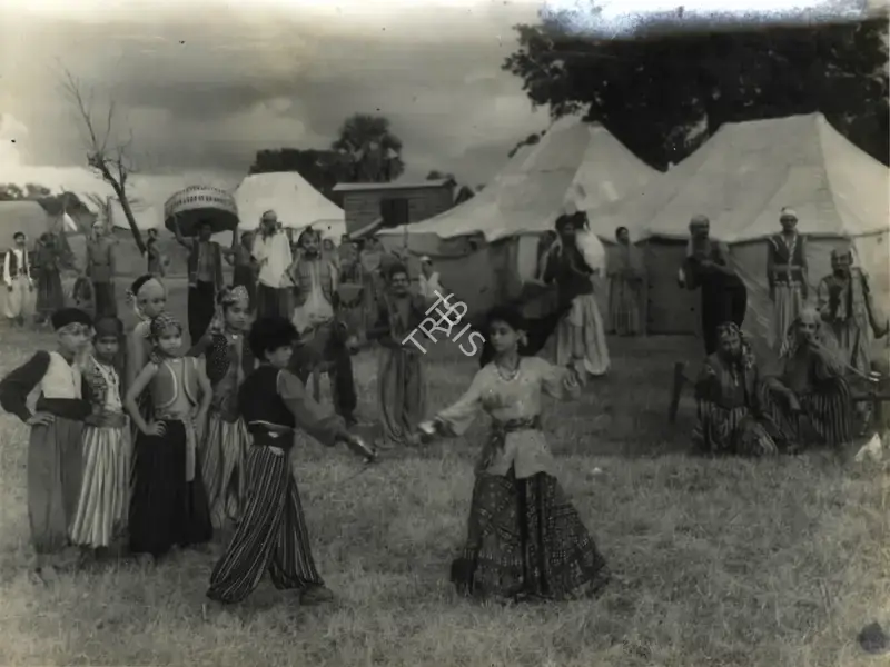 John Cavas (Director), Baghdad Ka Jadu, 1956, Photographic Still