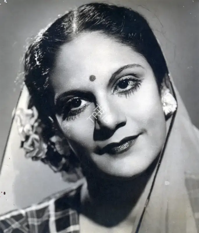 M.R. Navalkar (Producer), Be Kasoor, 1950, Photographic Still