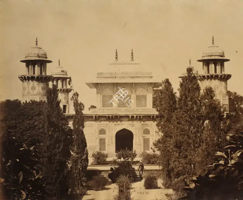 Unknown (Photographer), Et Men Dowlah Tomb, Agra, 1870, Antiquarian Photograph