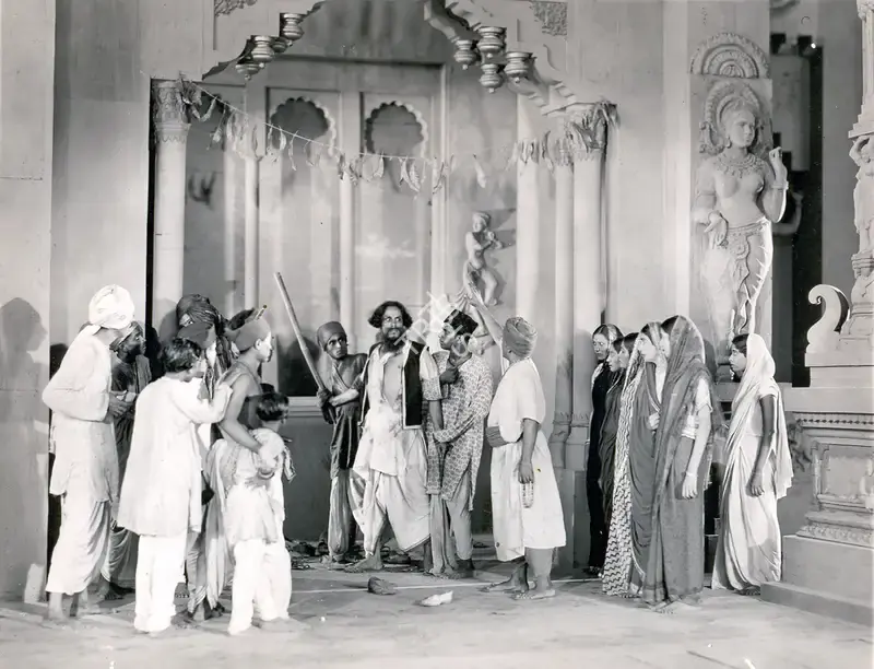 Moti B. Gidwani (Director), Gulam Daku, 1936, Photographic Still