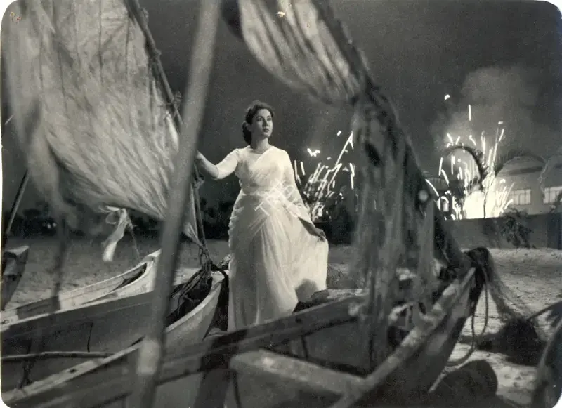 Josef Wirsching (Cinematographer), Dil Apna Aur Preet Parai, 1960, Photographic Still