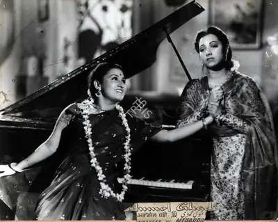 Faredoon A. Irani (Cinematographer), Anmol Ghadi, 1946, Photographic Still