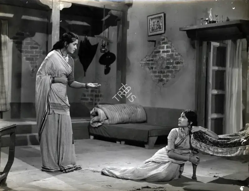 Sohrab Modi (Producer), Mera Ghar Mere Bachchay, 1960, Photographic Still