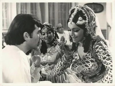 Jaywant Pathare (Cinematographer), Namak Haraam, 1973, Photographic Still