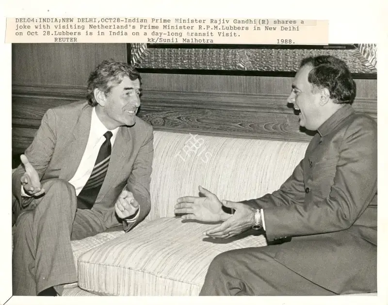 Sunil Malhotra (Photographer), Del04: India; New Delhi, Oct28, 1988, Contemporary Photograph