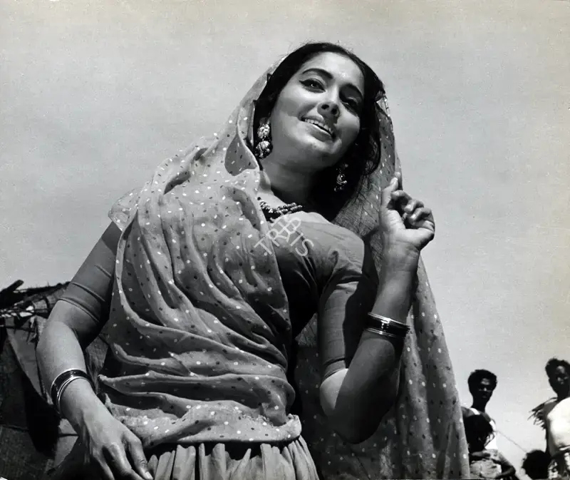 Vasant Joglekar (Producer), Prarthana, 1969, Photographic Still
