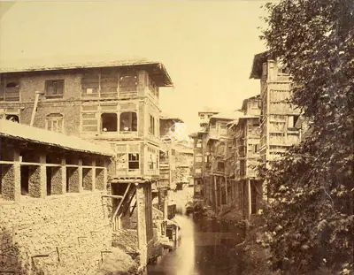 James Craddock (Photographer), Merchants Houses Srinuggur (Srinagar), 1864, Antiquarian Photograph
