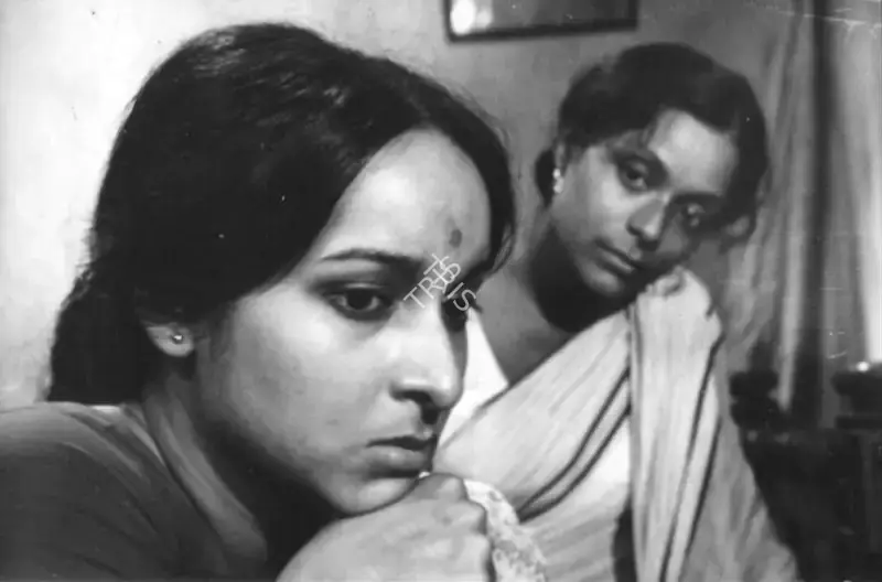K K Mahajan (Cinematographer), Ek Din Pratidin, 1979, Photographic Still