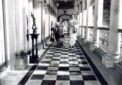 Soumendu Roy (Cinematographer), Ghare Baire, 1985, Photographic Still