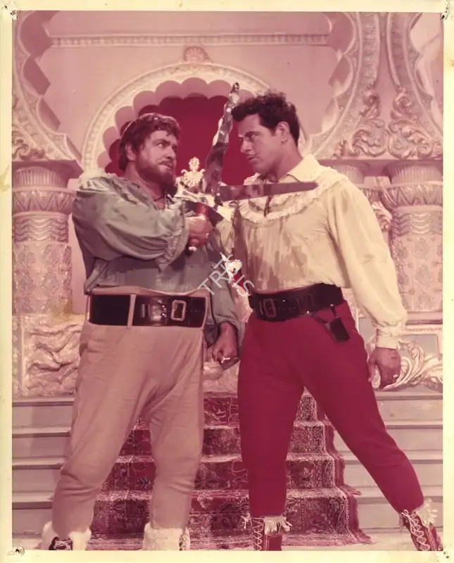 Raj Kumar Kohli (Producer), Lootera, 1965, Photographic Still