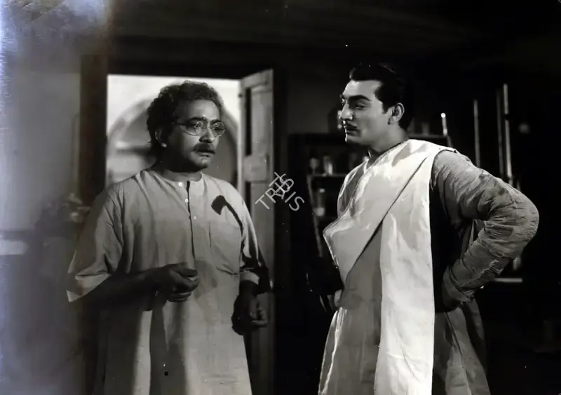 Hem Chunder (Director), Teen Bhai, 1955, Photographic Still