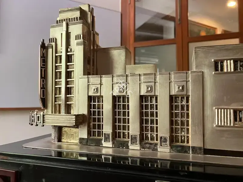 Hemant Chaturvedi (Photographer), Chaturvedi, Hemant (Photographer), Metro Cinema, Bombay | Maquette, Maquette
